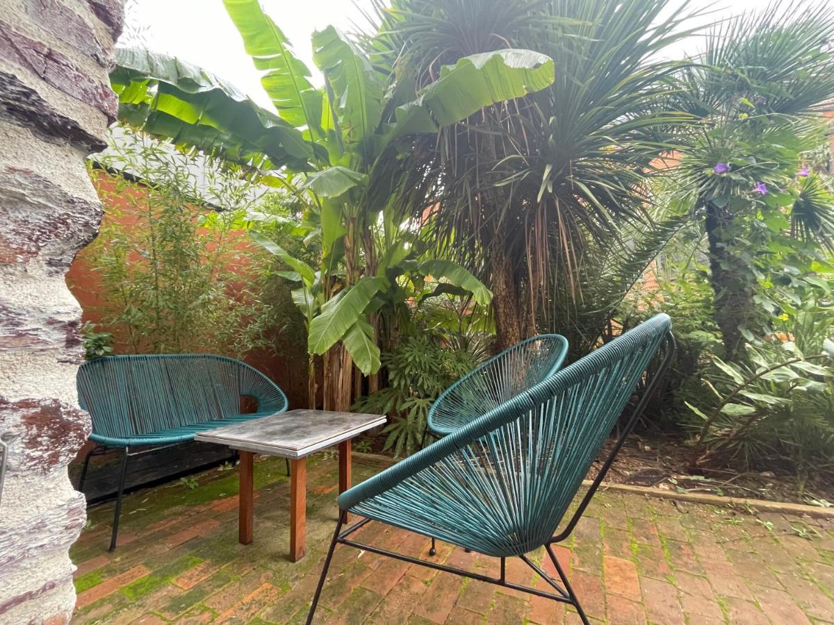 La Petite Maison Dans La Jungle Chartres-de-Bretagne Buitenkant foto